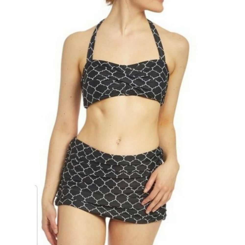 Black Quatrefoil Ruched Bandeau Bikini Top & Skirted Bottom by Nicloe Miller M